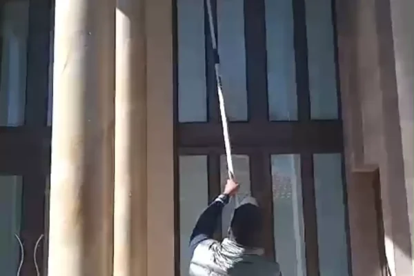 Window & Solar Cleaning Services 4